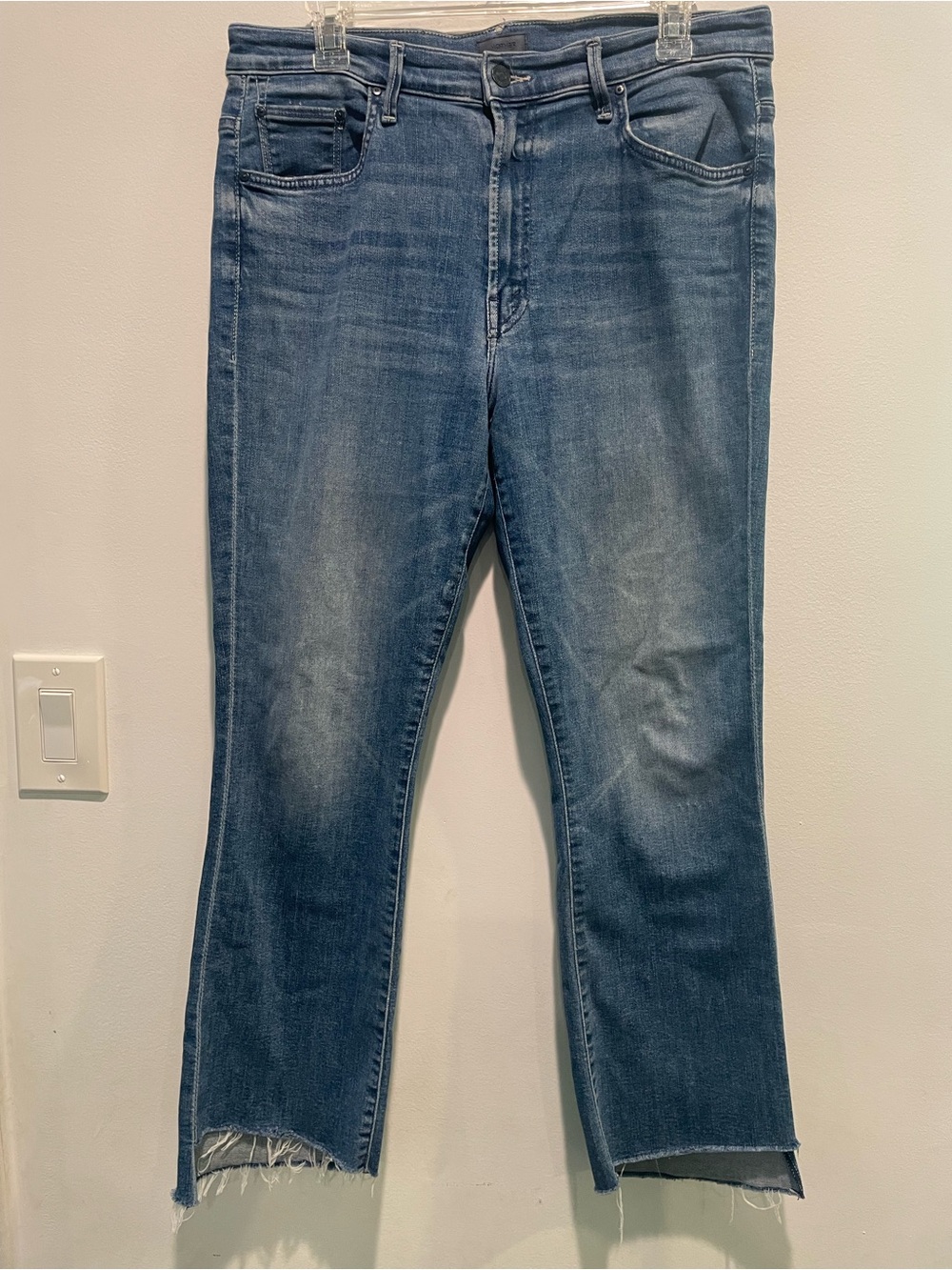 Mother Denim Insider Crop Step Fray. Size 32